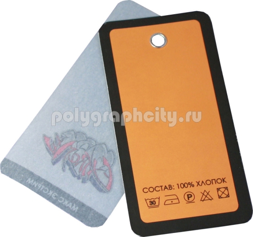 Оригинальная двойная бирка для футболок скрепленная люверсом диаметром 6 мм. Размер каждой бирки 50х100 мм